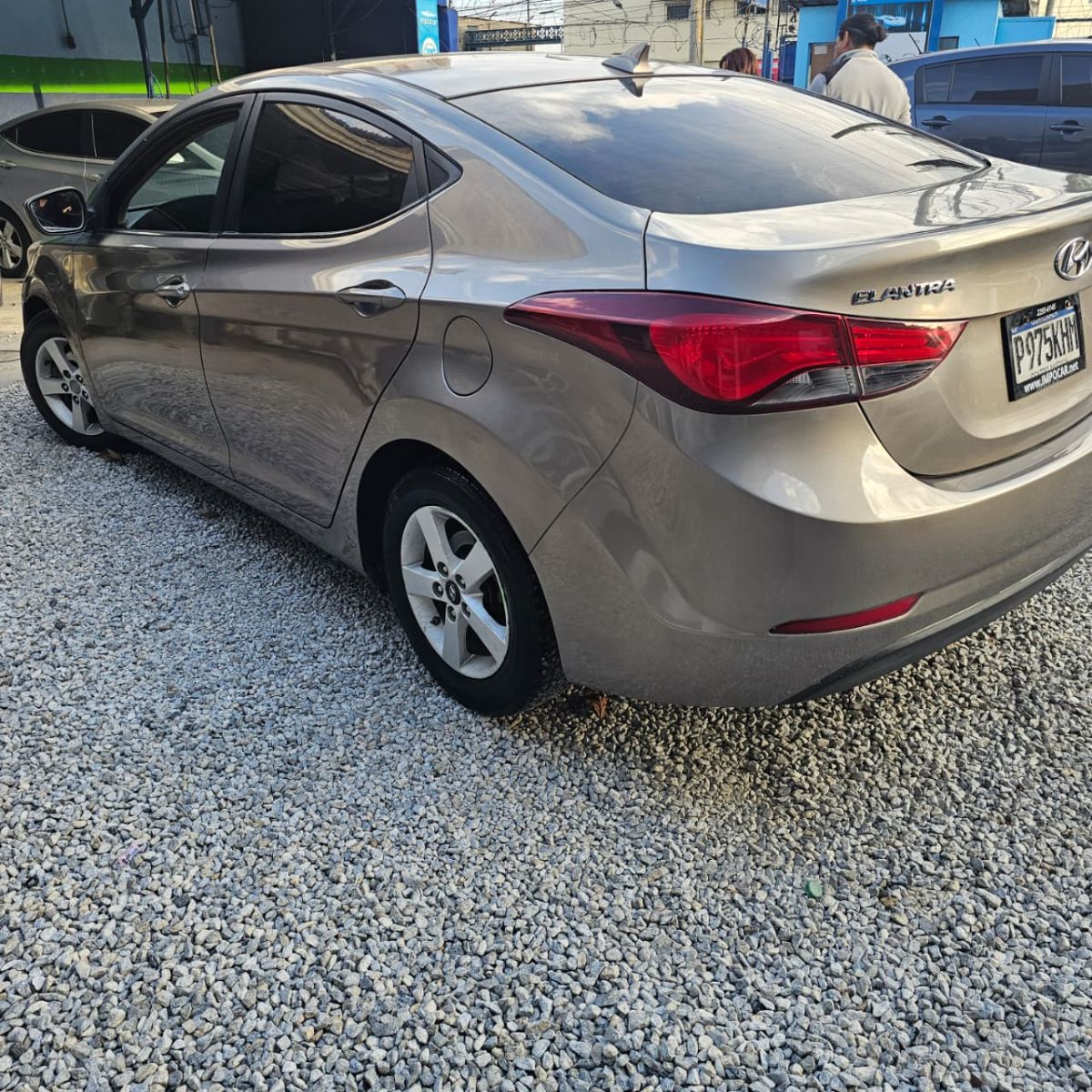 HYUNDAI ELANTRA - 2014                                        