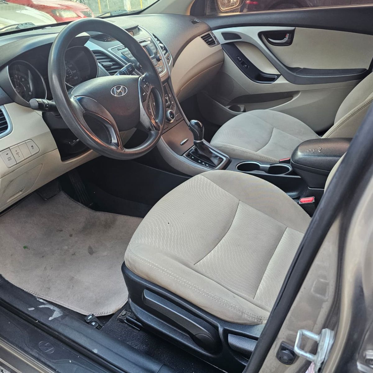 HYUNDAI ELANTRA - 2014                                        