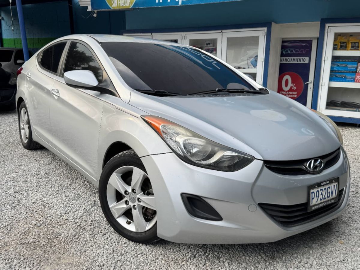 HYUNDAI ELANTRA - 2013                                        