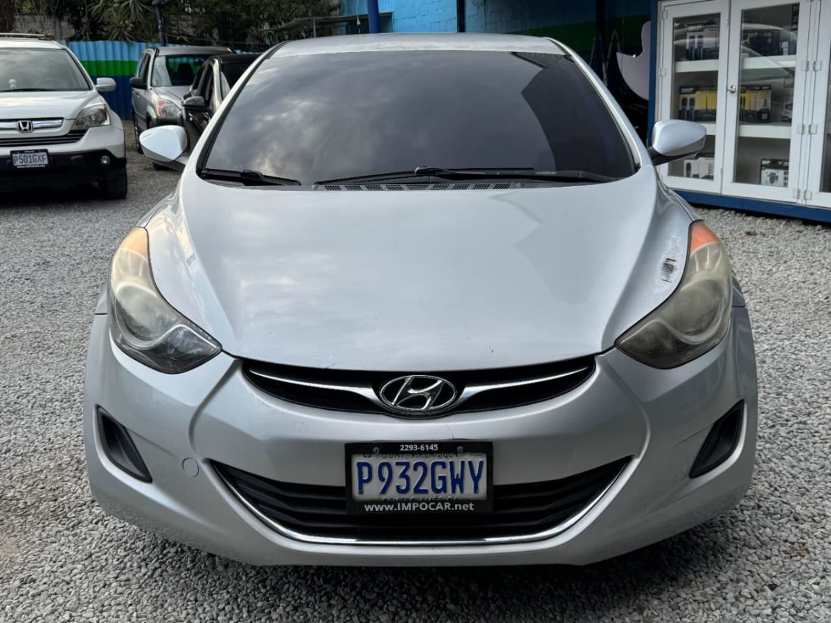 HYUNDAI ELANTRA - 2013                                        