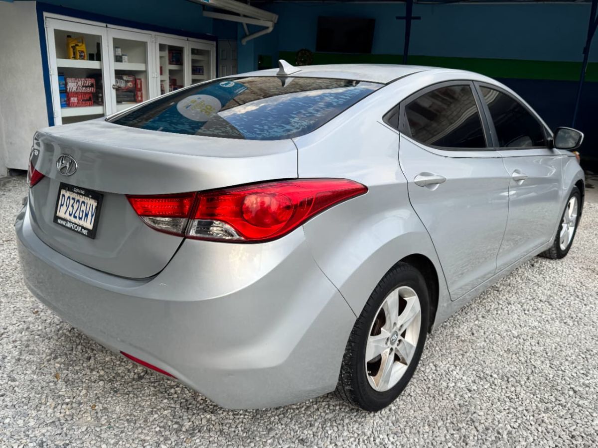 HYUNDAI ELANTRA - 2013                                        