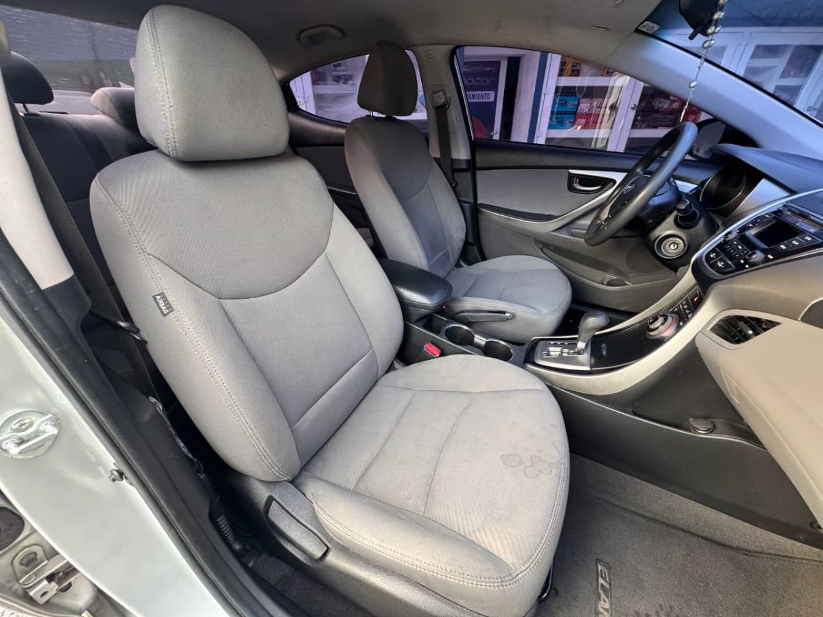 HYUNDAI ELANTRA - 2013                                        