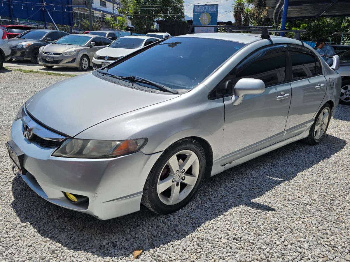 HONDA CIVIC LX - 2010                                        