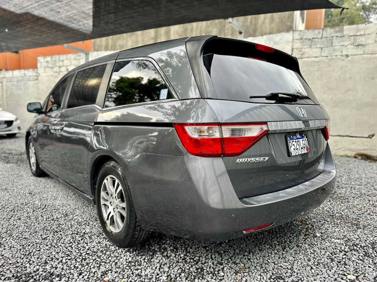 HONDA ODYSSEY - 2011                                        