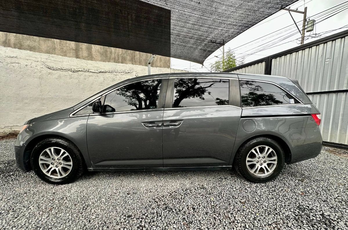 HONDA ODYSSEY - 2011                                        