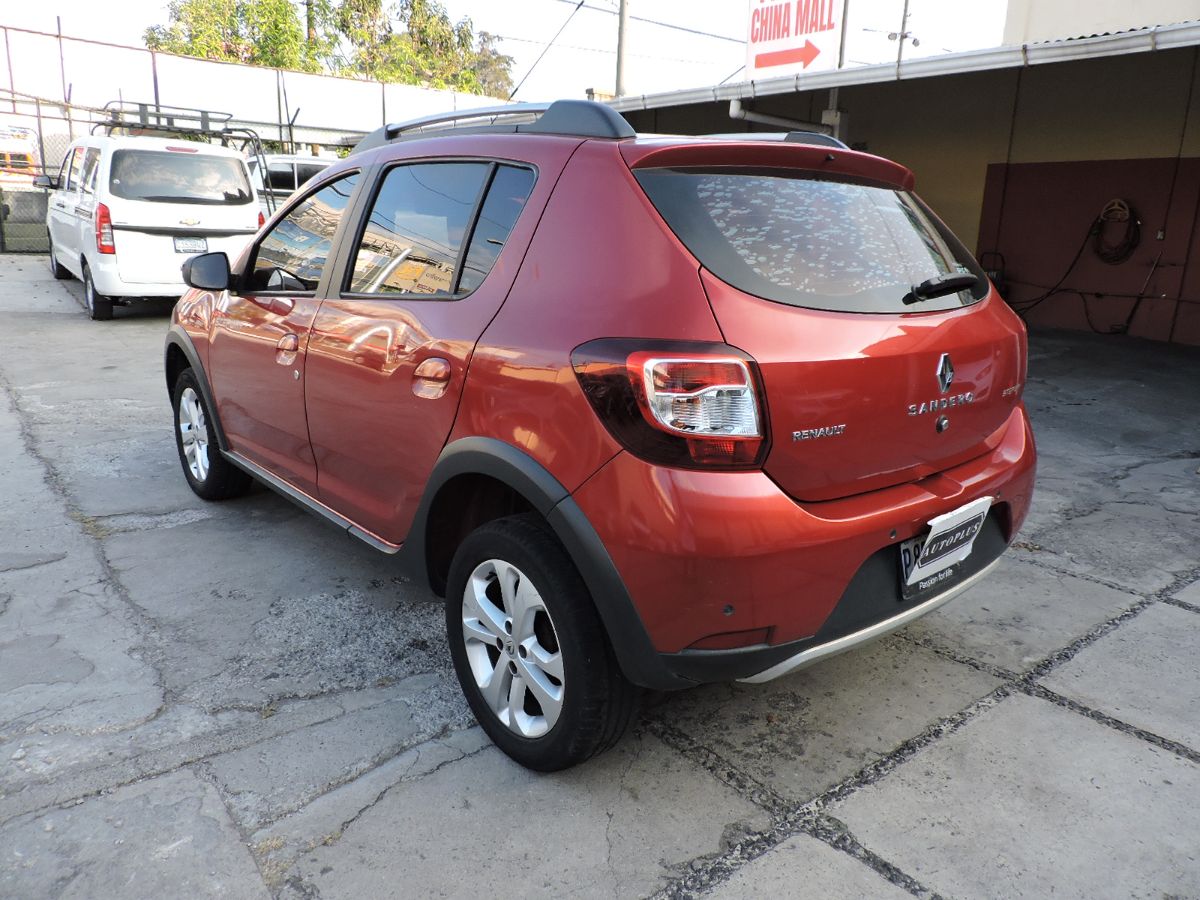 RENAULT SANDERO STEPWAY - 2018                                        