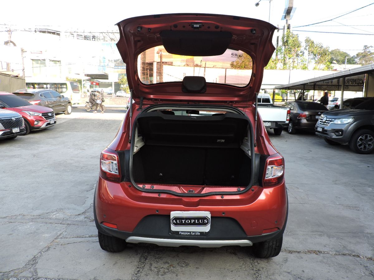 RENAULT SANDERO STEPWAY - 2018                                        