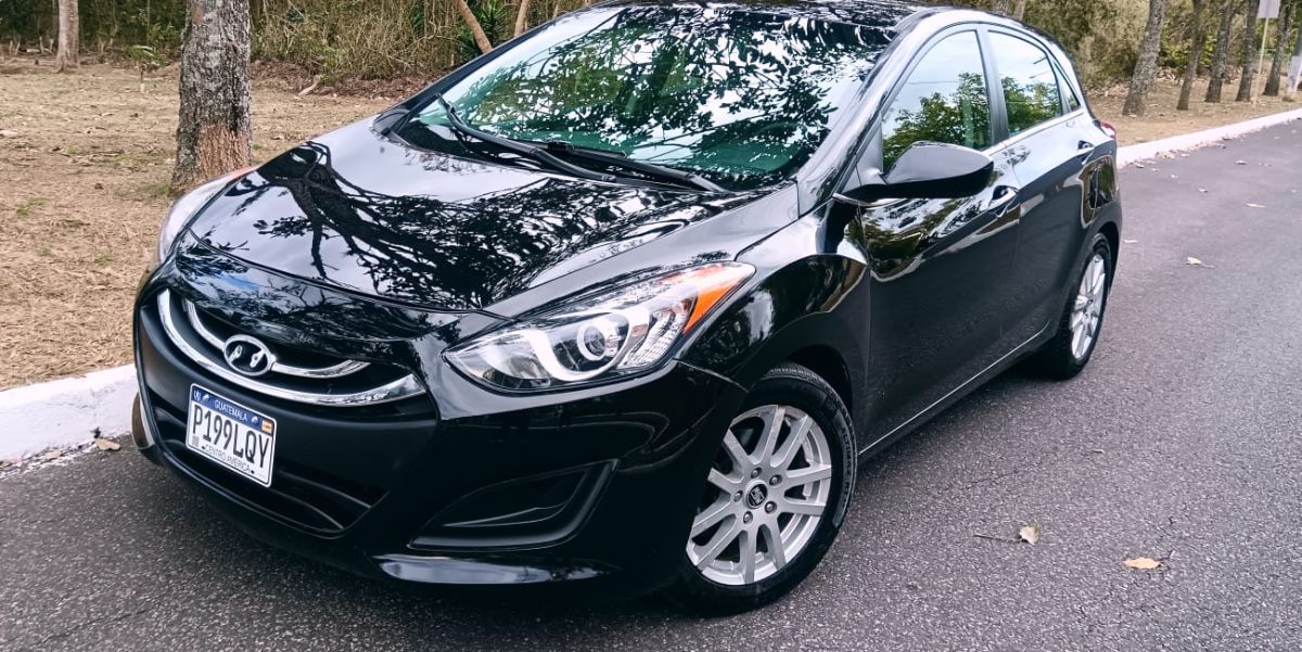 HYUNDAI ELANTRA - 2016                                        