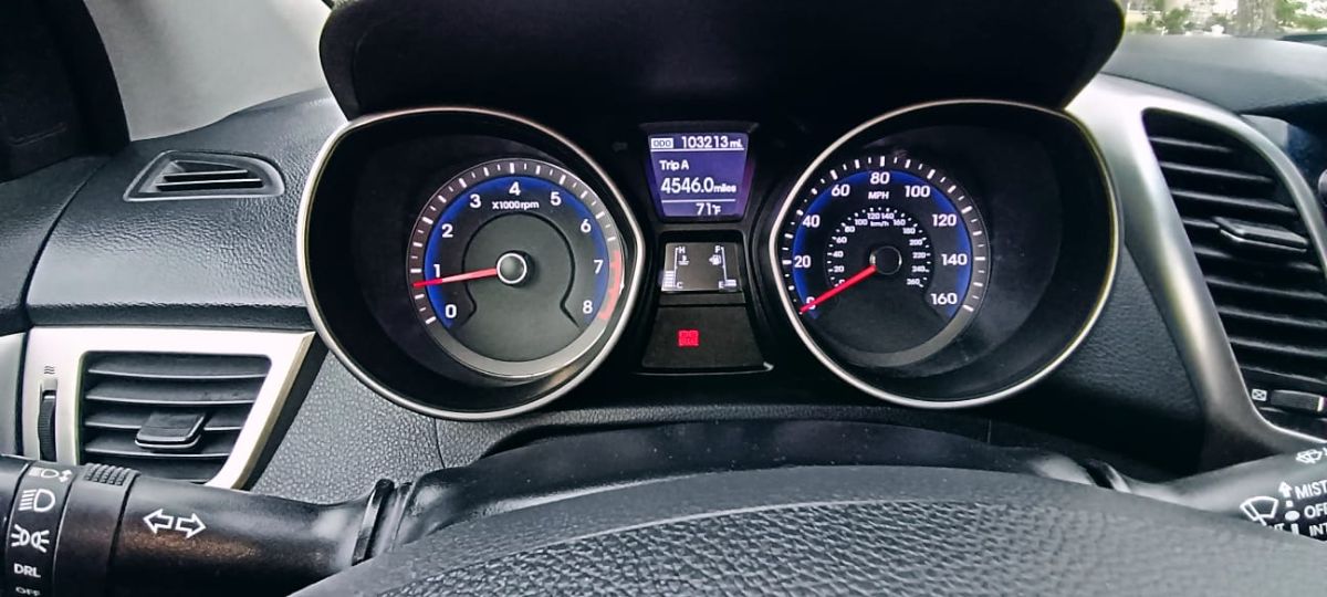 HYUNDAI ELANTRA - 2016                                        