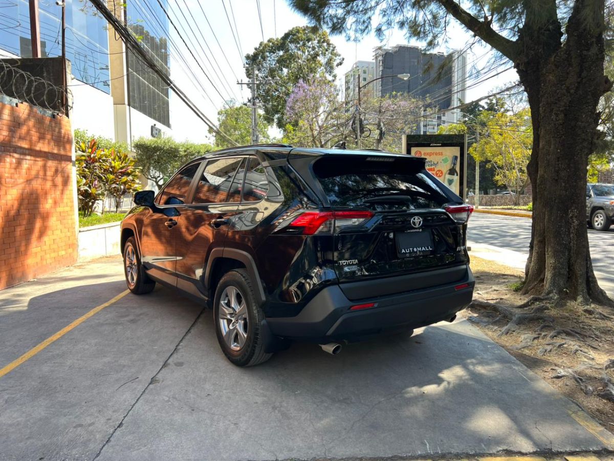 TOYOTA RAV 4 - 2024                                        