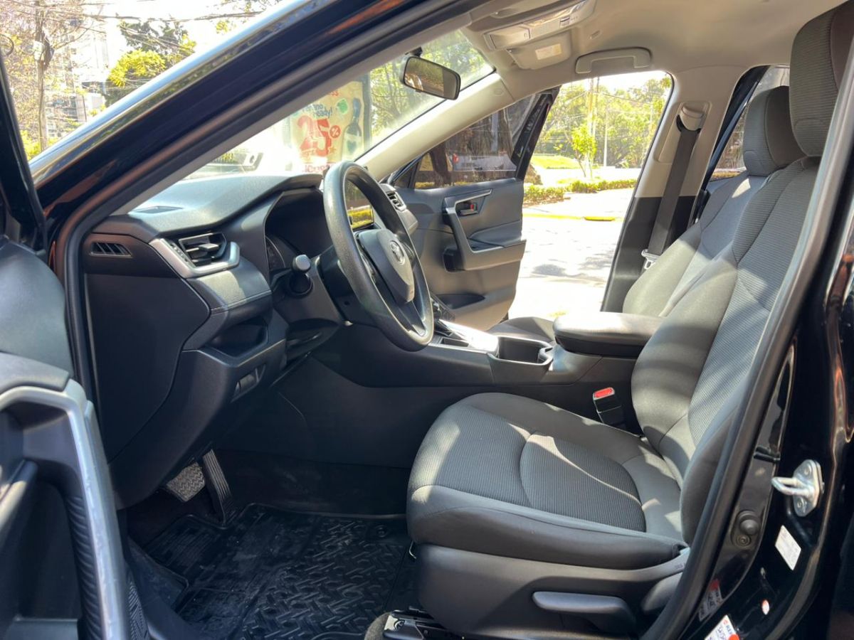 TOYOTA RAV 4 - 2024                                        