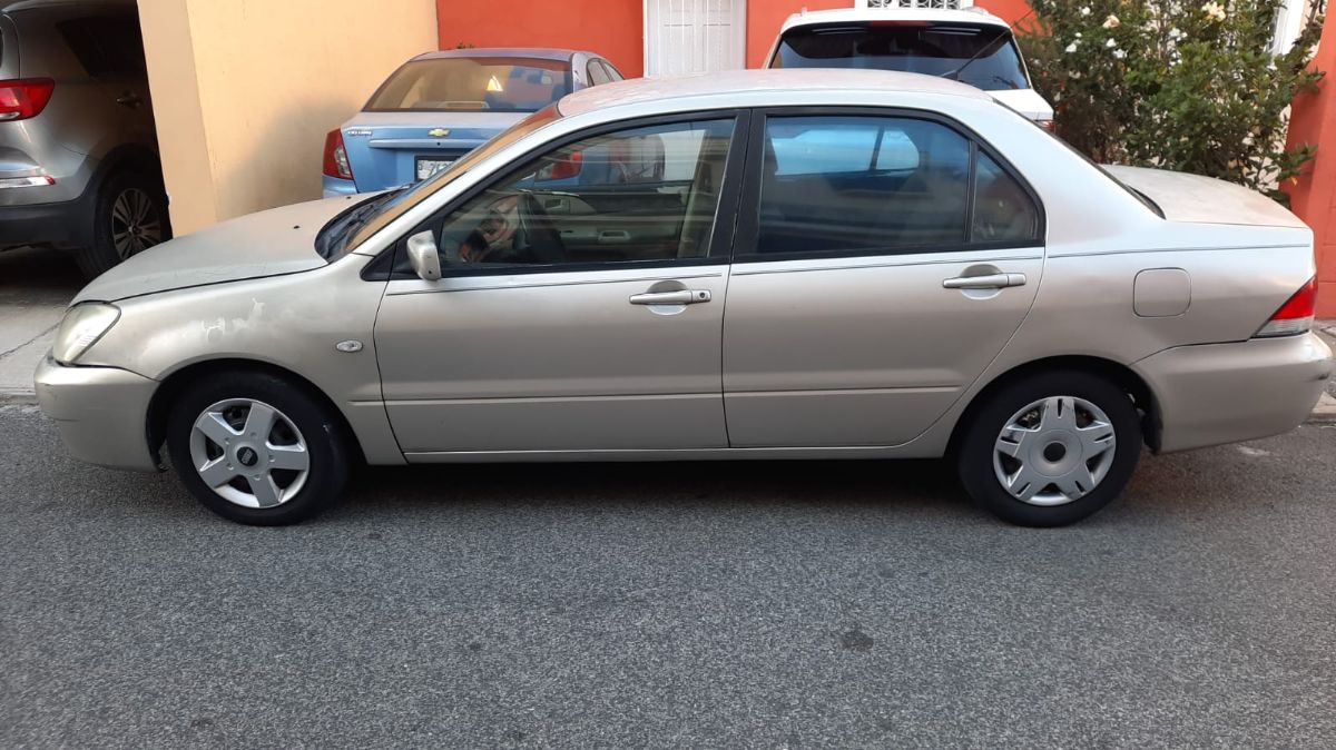 MITSUBISHI LANCER - 2005                                        