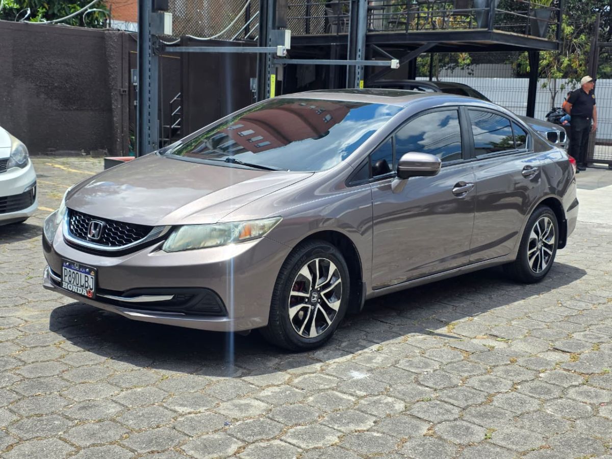 HONDA CIVIC - 2015                                        