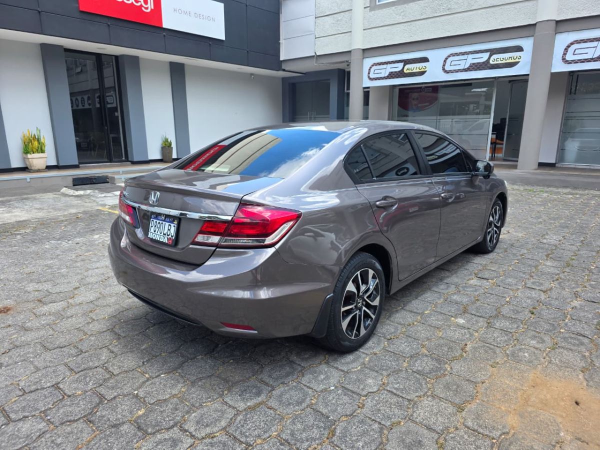 HONDA CIVIC - 2015                                        