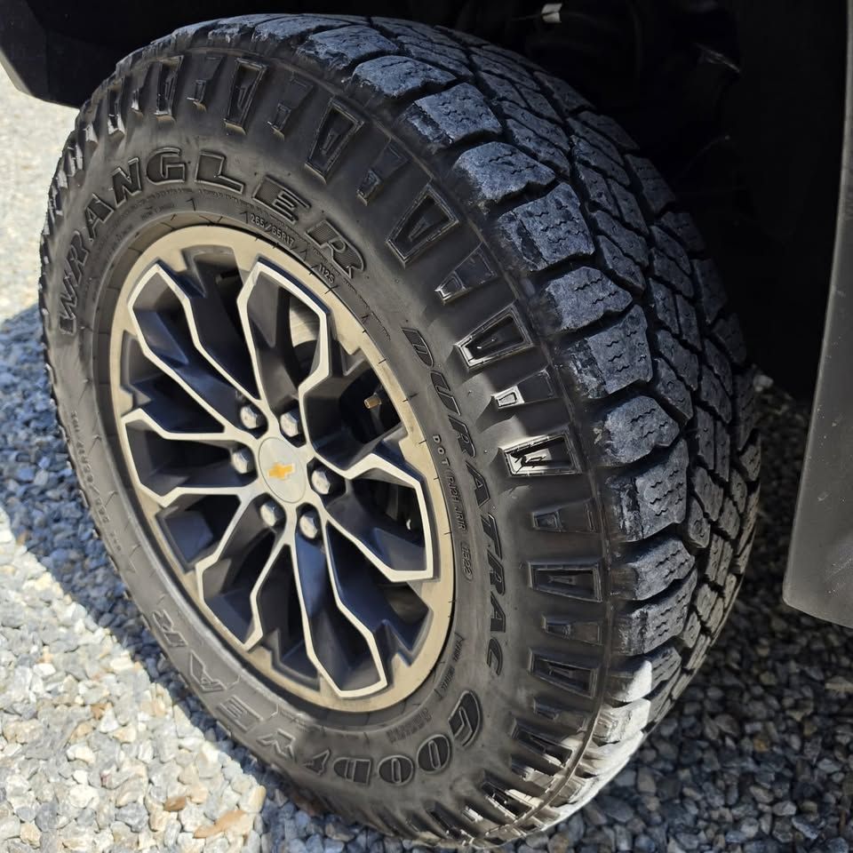 CHEVROLET COLORADO - 2022                                        