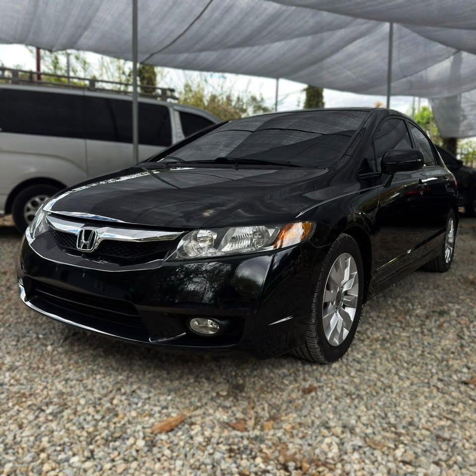 HONDA CIVIC - 2010                                        