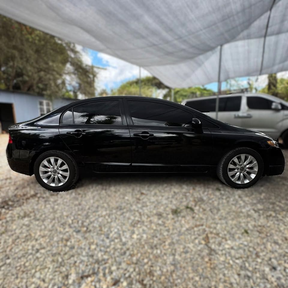 HONDA CIVIC - 2010                                        