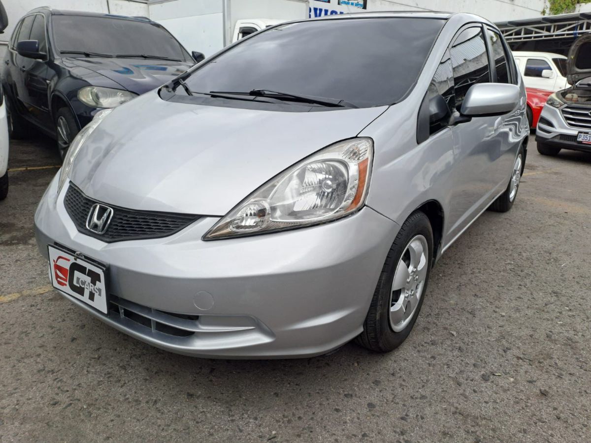 HONDA FIT - 2013                                        