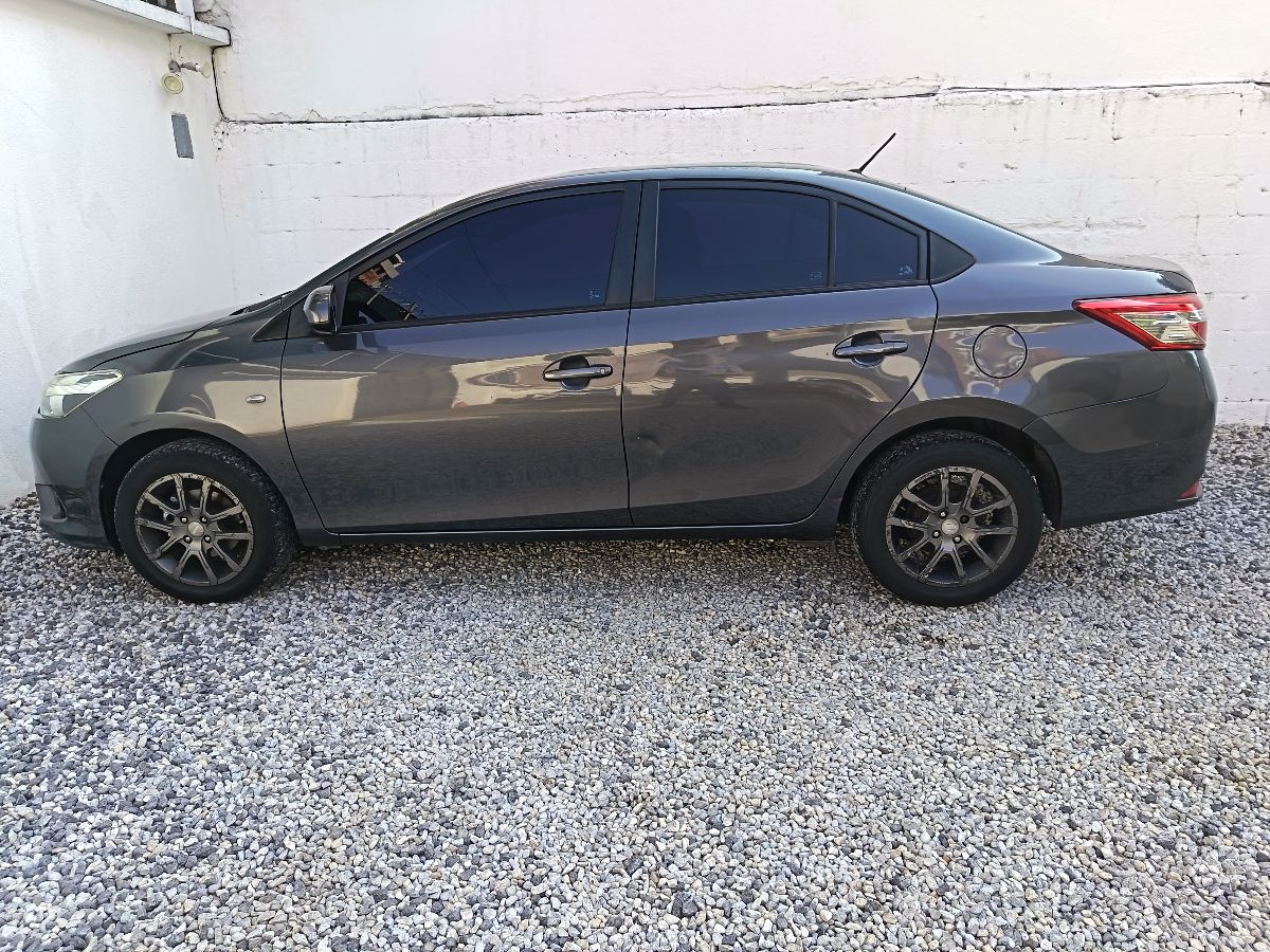 TOYOTA YARIS - 2018                                        