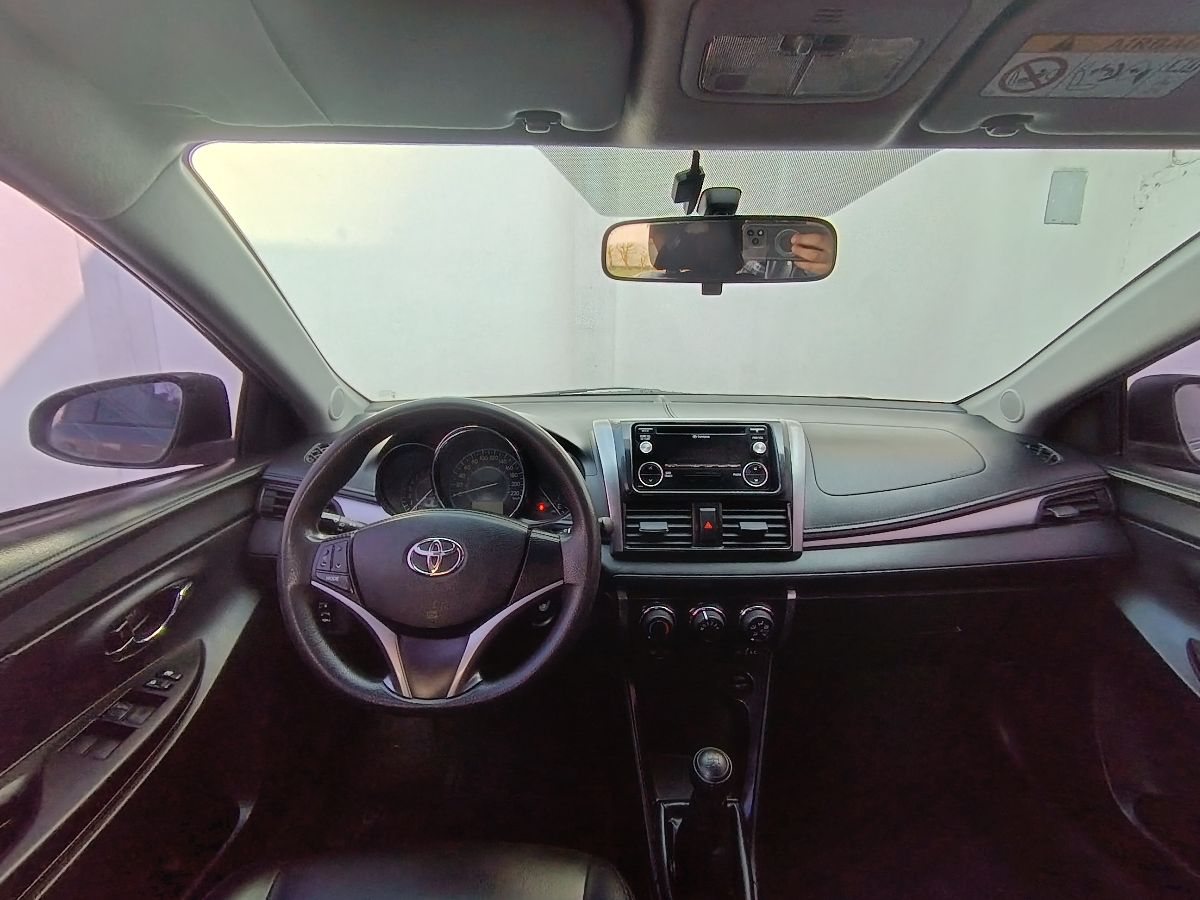 TOYOTA YARIS - 2018                                        