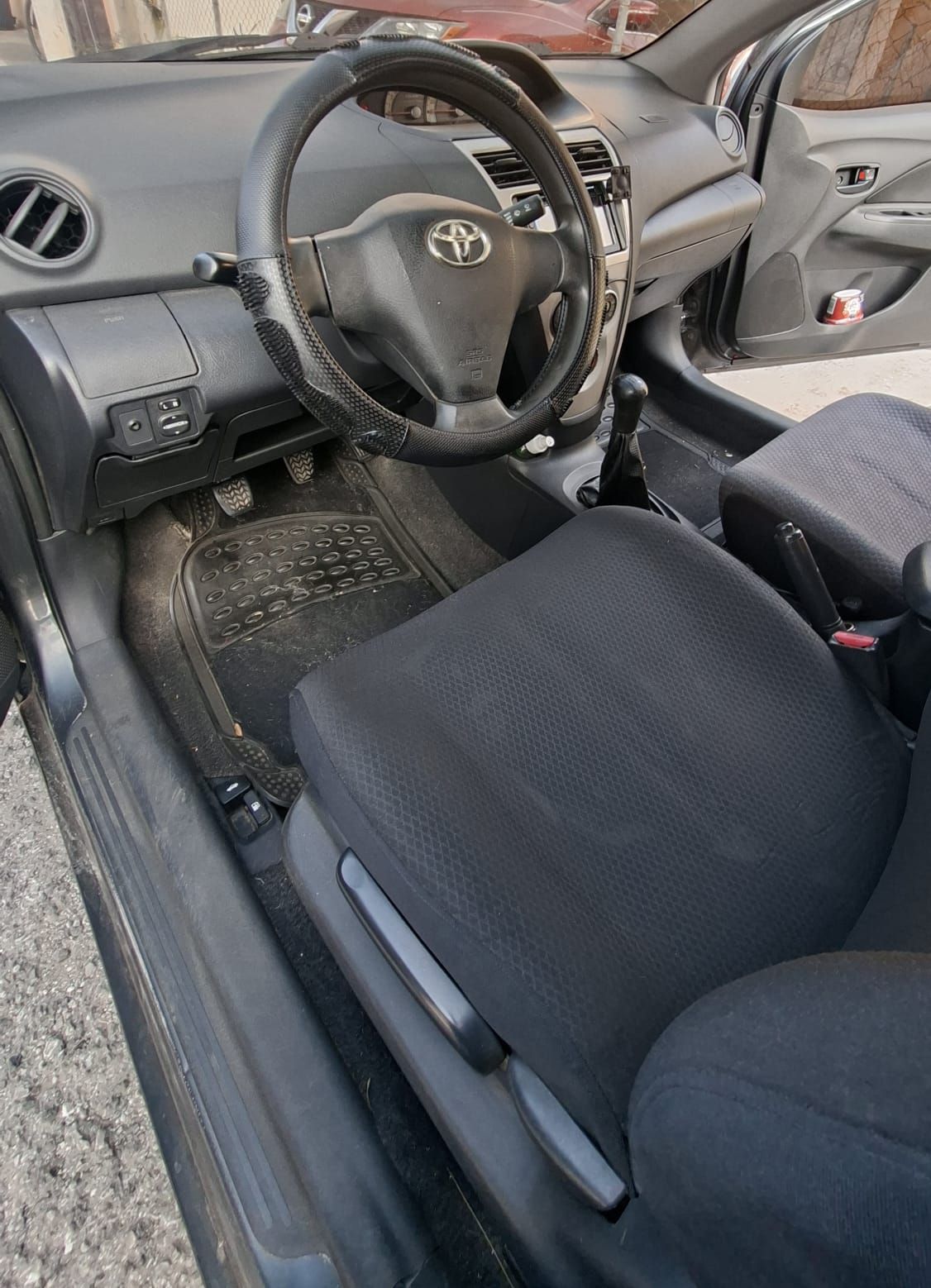 TOYOTA YARIS - 2007                                        