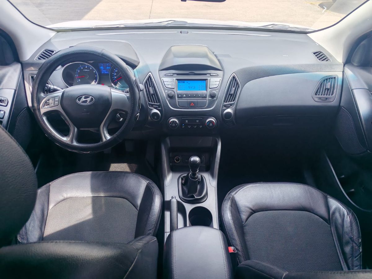 HYUNDAI TUCSON - 2015                                        