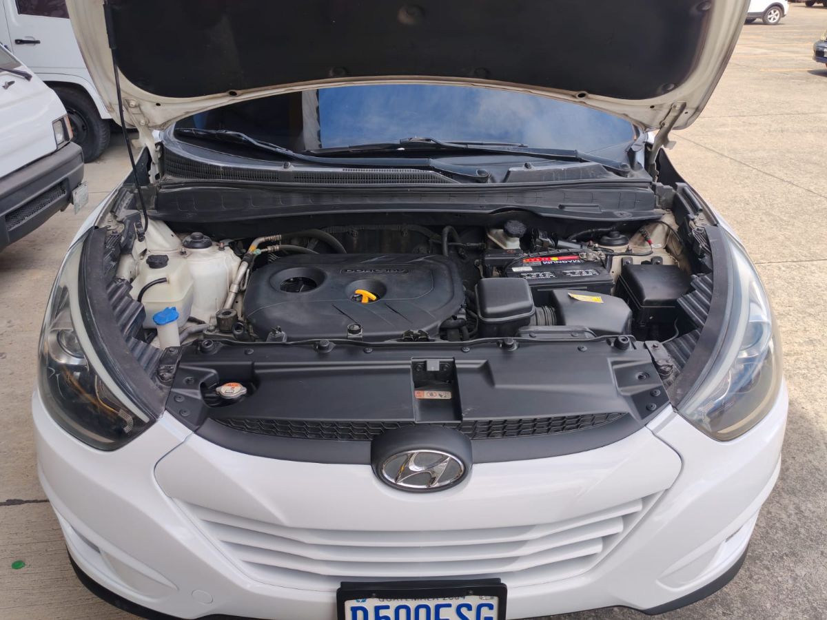 HYUNDAI TUCSON - 2015                                        