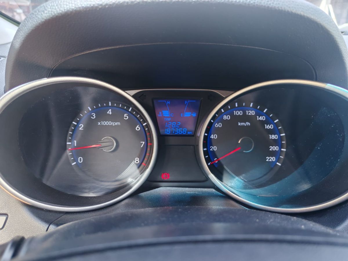 HYUNDAI TUCSON - 2015                                        