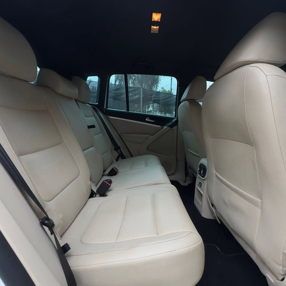 VOLKSWAGEN JETTA - 2016                                        