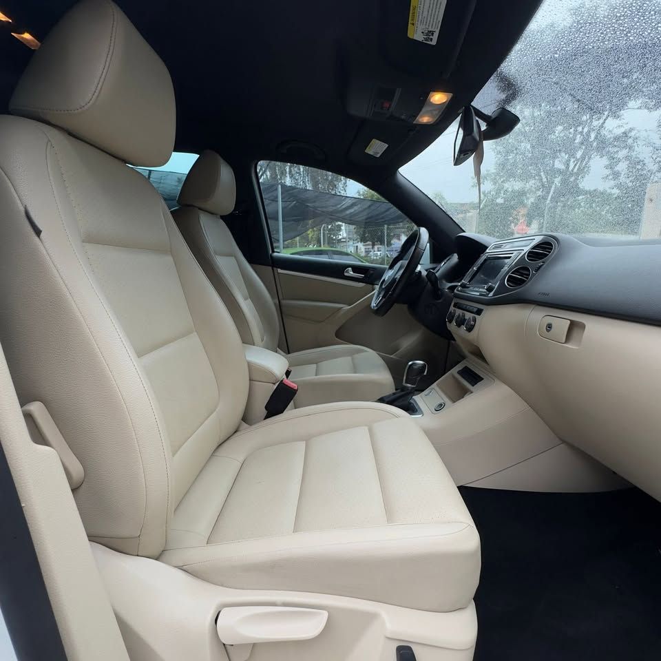 VOLKSWAGEN JETTA - 2016                                        