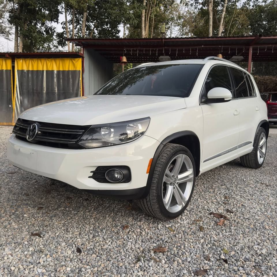 VOLKSWAGEN JETTA - 2016                                        