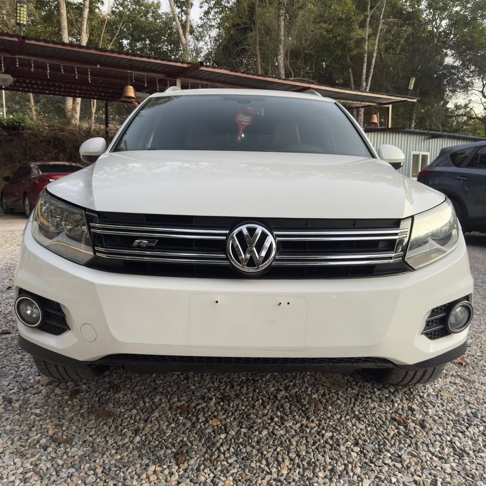 VOLKSWAGEN JETTA - 2016                                        