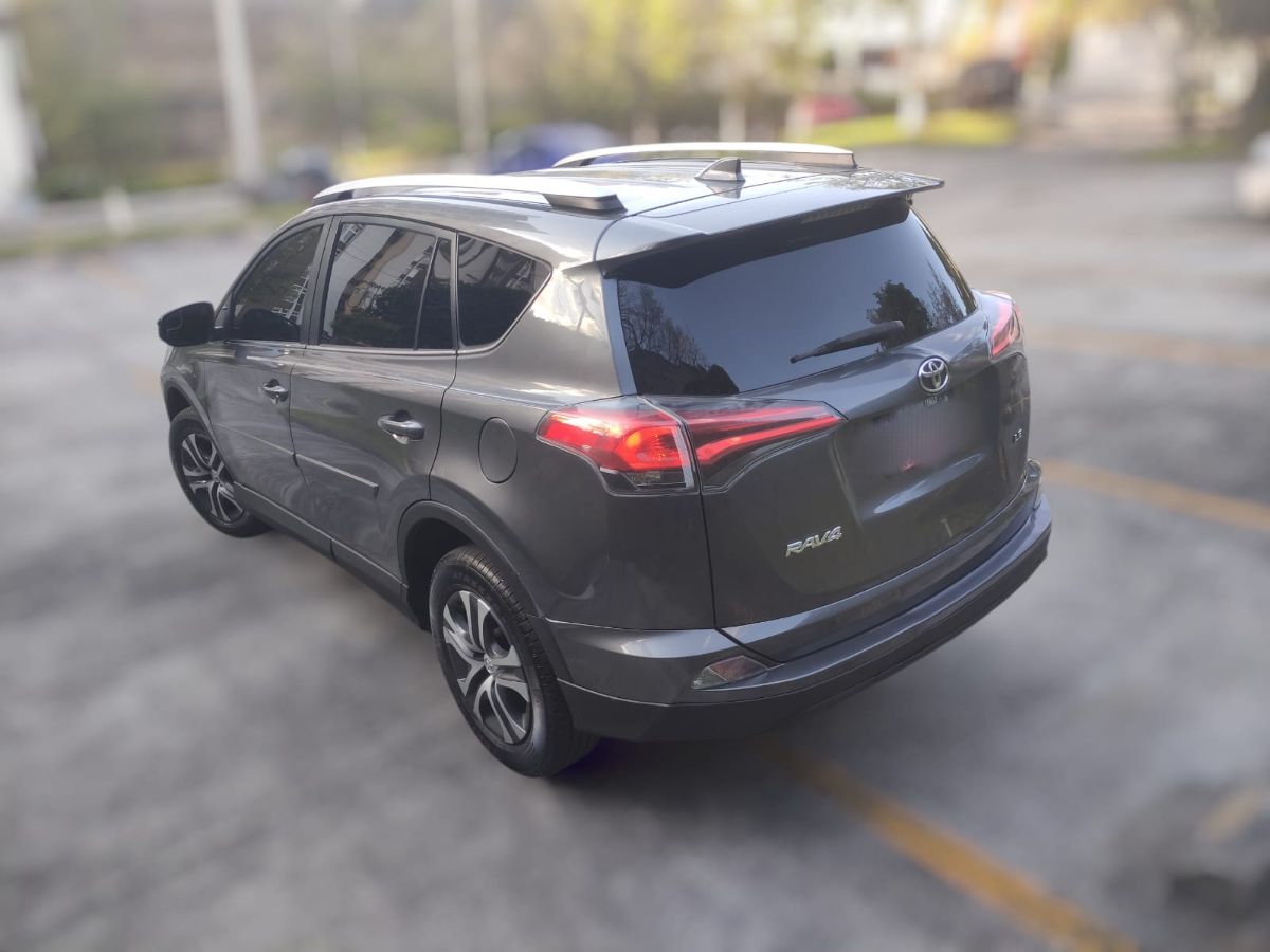 TOYOTA RAV-4 - 2016                                        