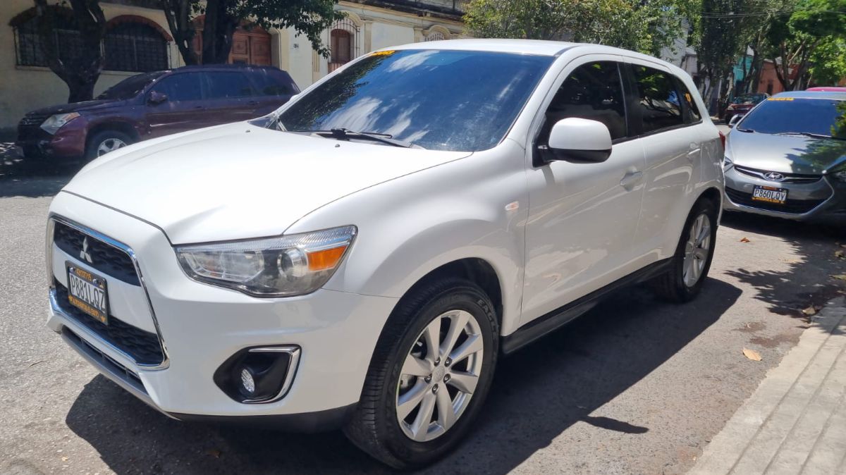MITSUBISHI OUTLANDER SPORT - 2013                                        