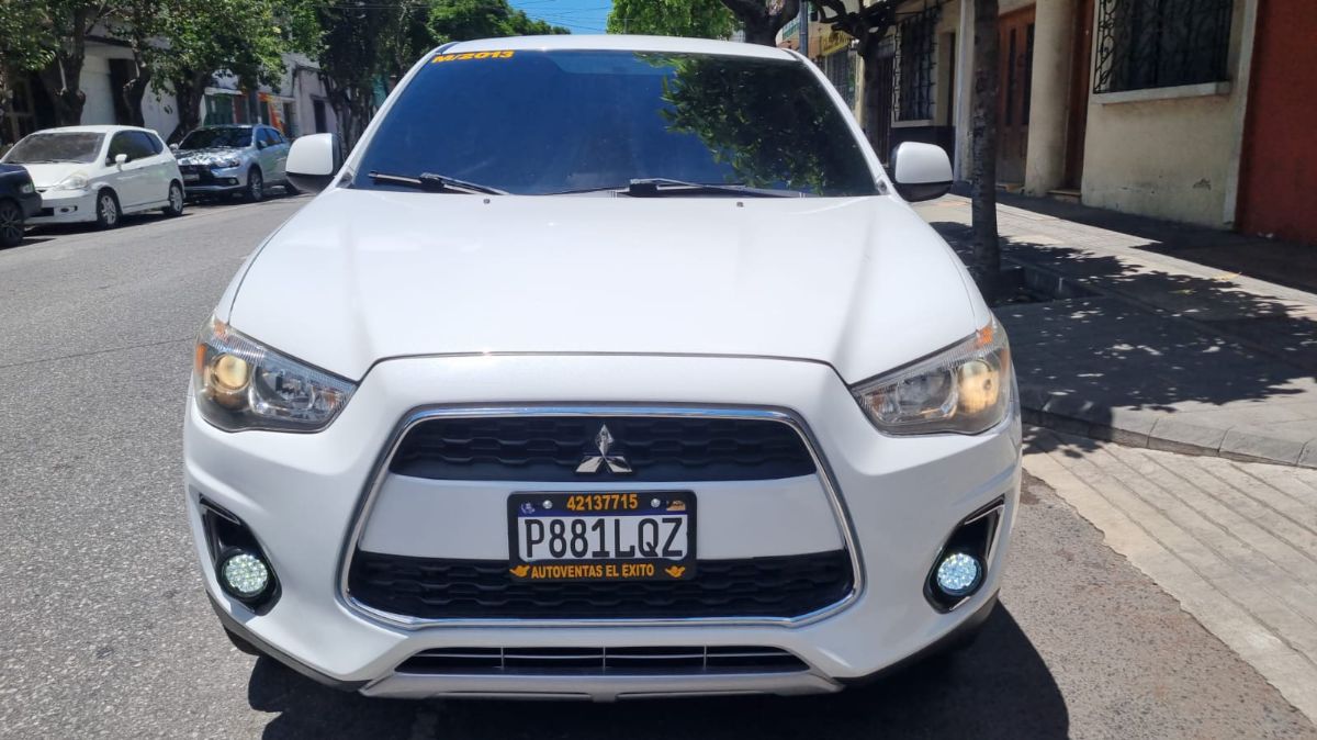 MITSUBISHI OUTLANDER SPORT - 2013                                        