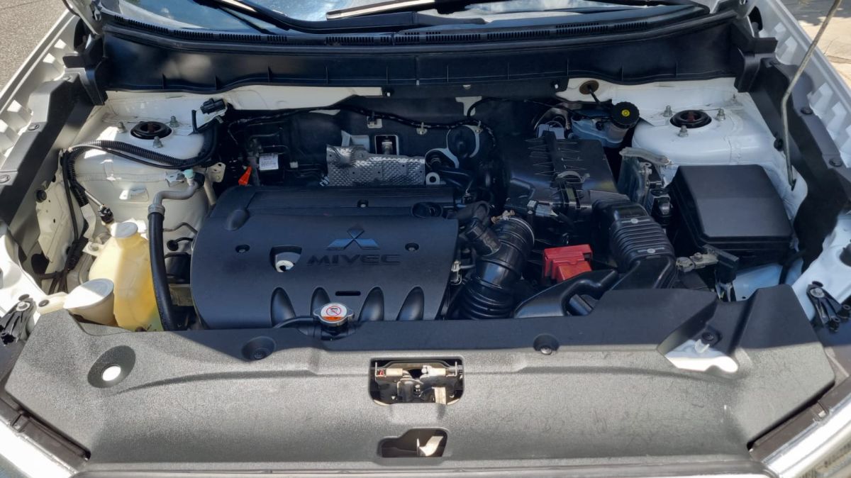 MITSUBISHI OUTLANDER SPORT - 2013                                        