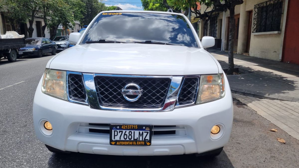 NISSAN  PATHFINDER - 2009                                        