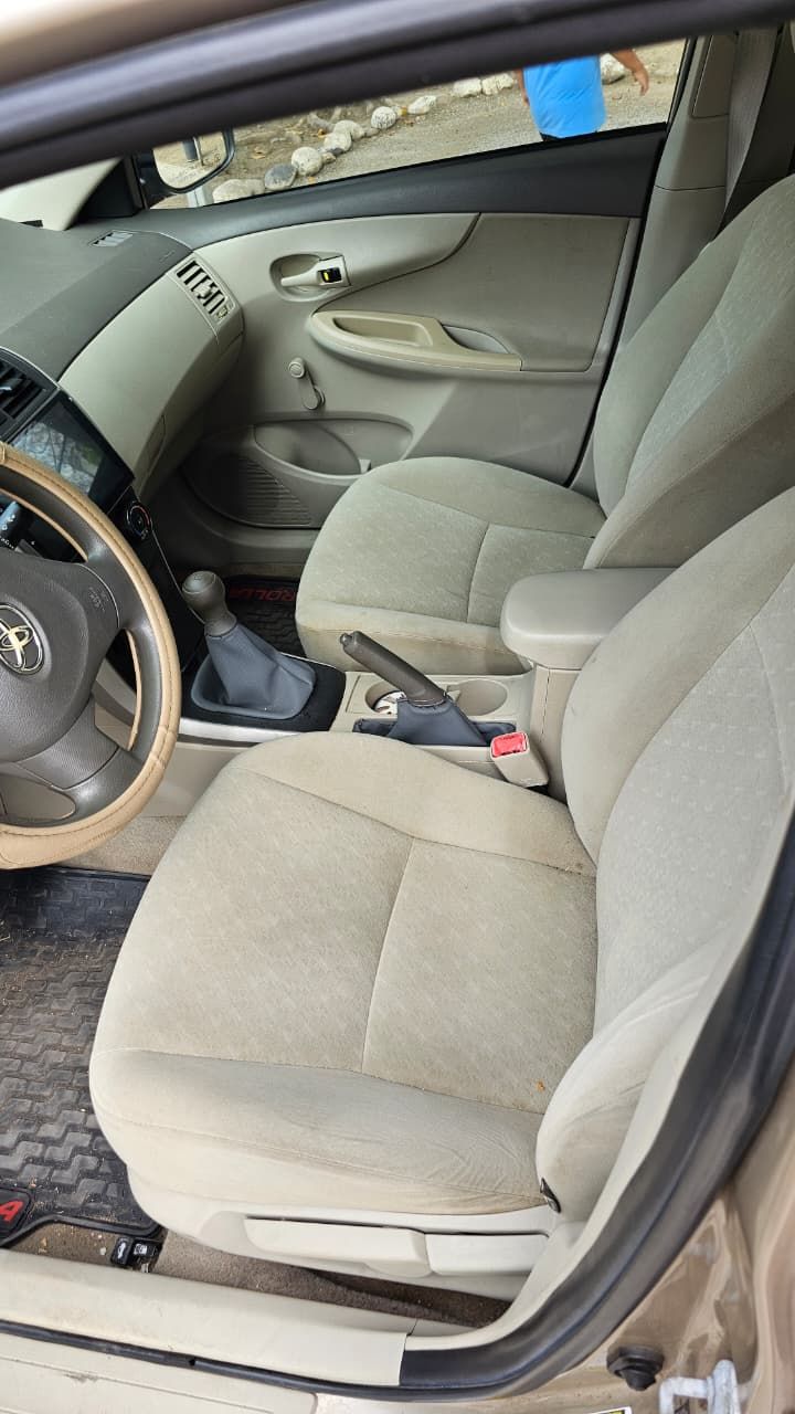 TOYOTA COROLLA - 2010                                        