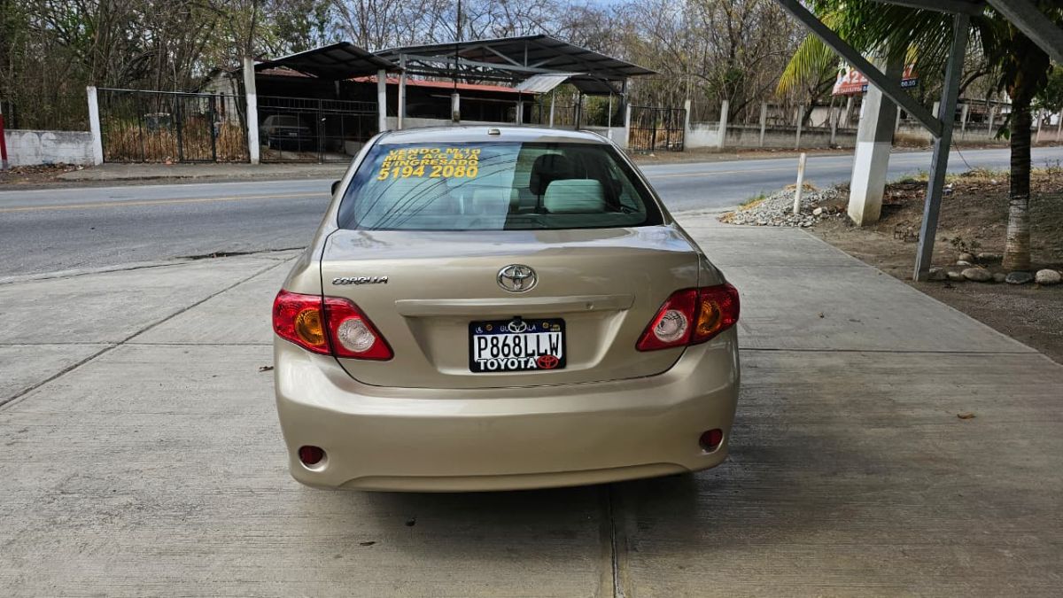 TOYOTA COROLLA - 2010                                        