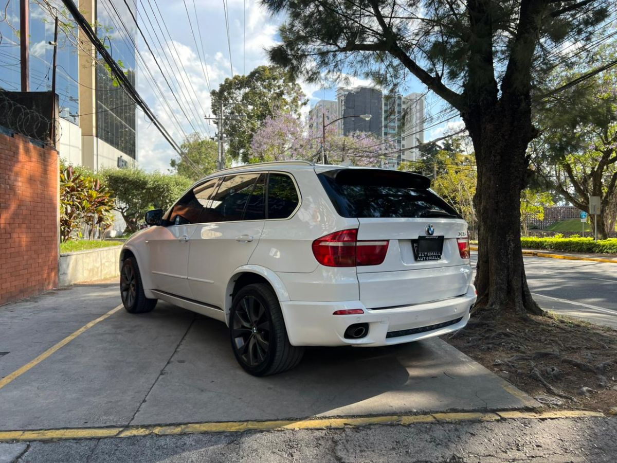 BMW X5 - 2009                                        