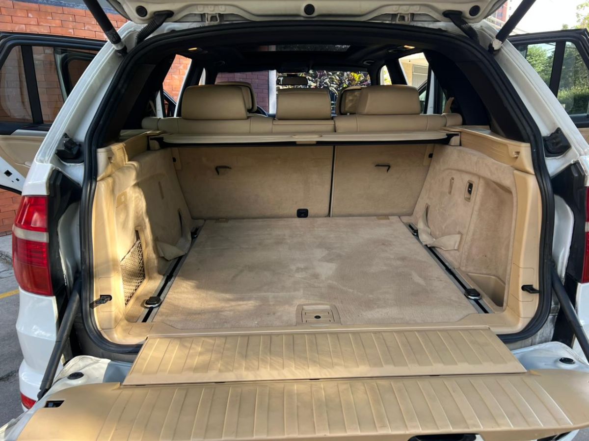 BMW X5 - 2009                                        