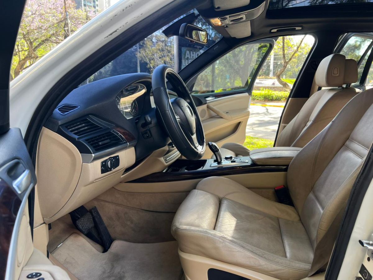 BMW X5 - 2009                                        