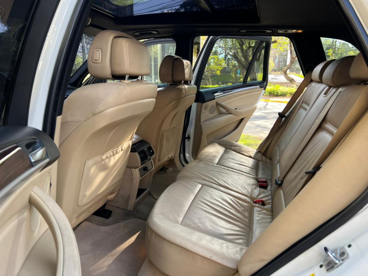 BMW X5 - 2009                                        