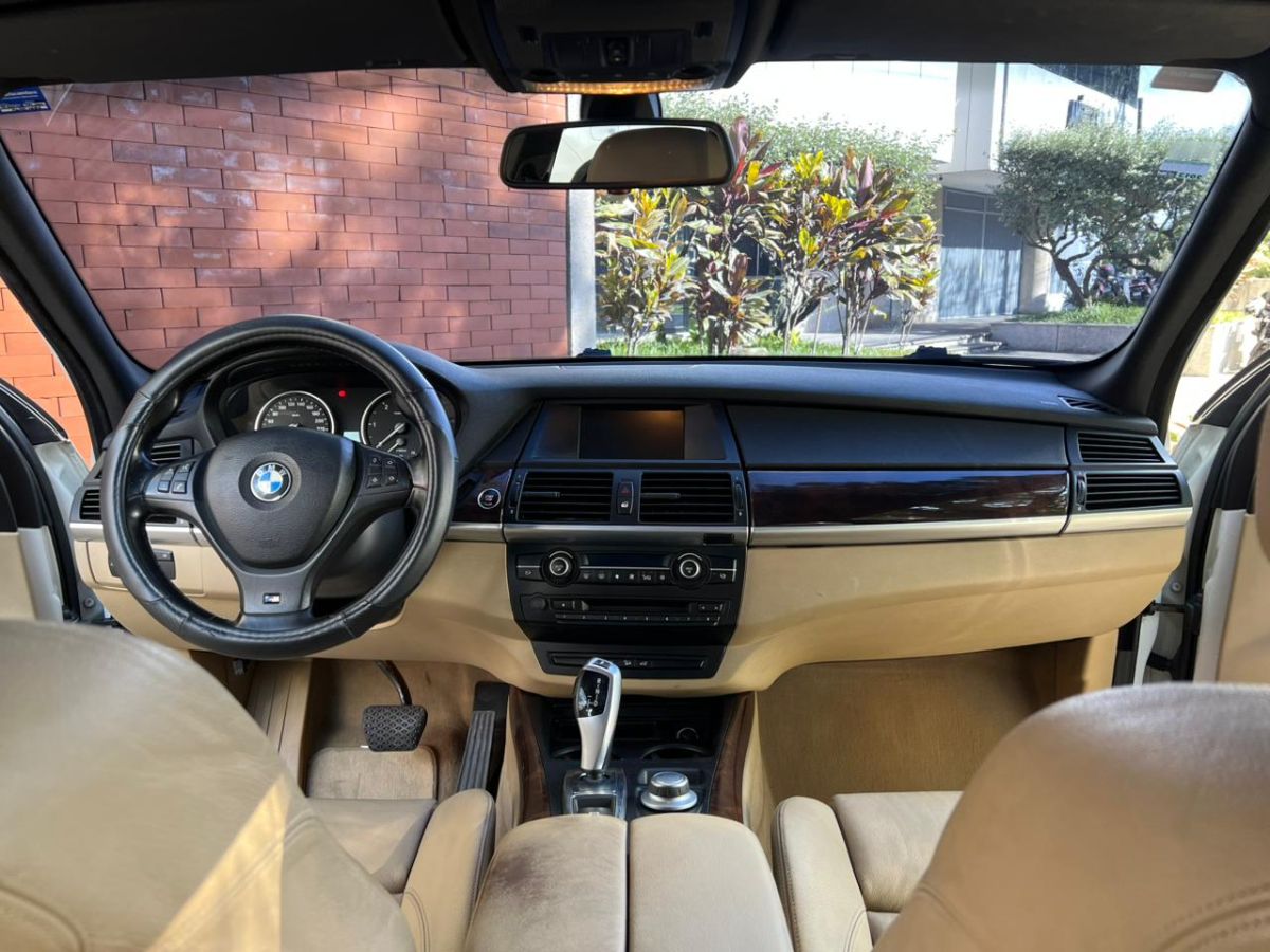 BMW X5 - 2009                                        