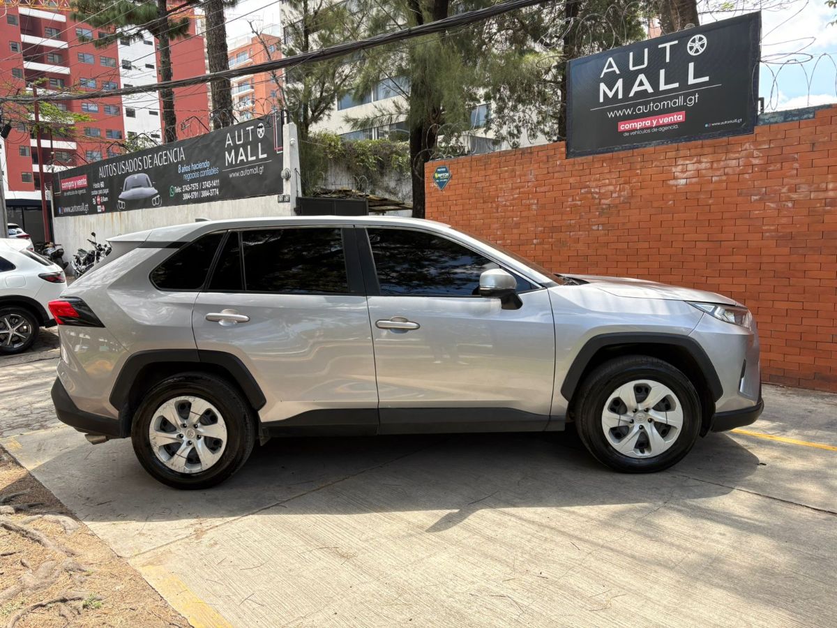TOYOTA RAV-4 - 2023                                        