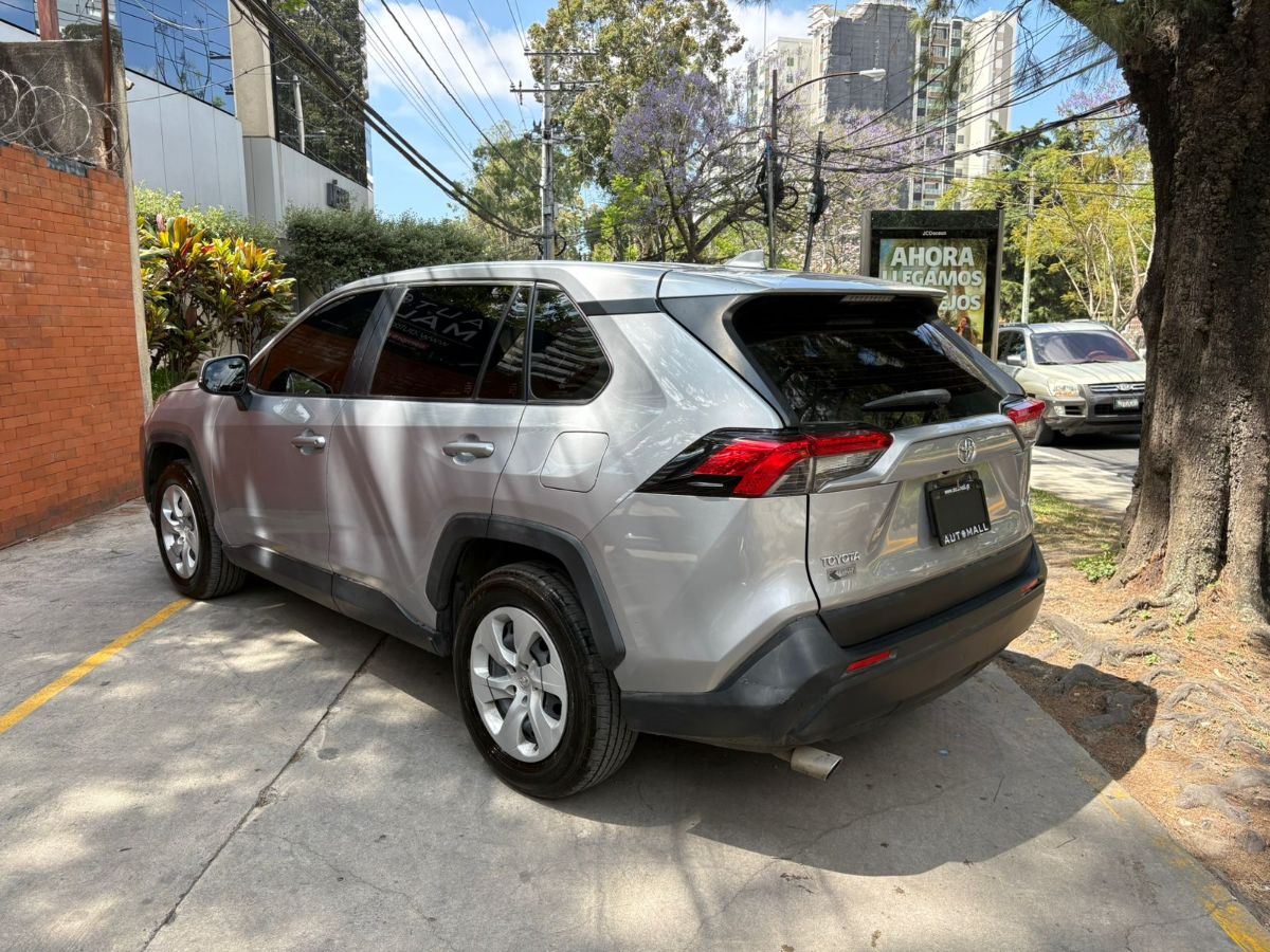 TOYOTA RAV-4 - 2023                                        