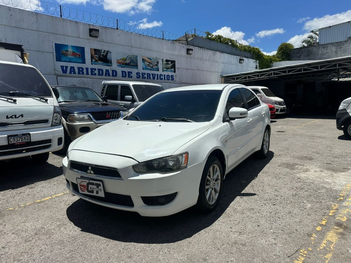 MITSUBISHI LANCER - 2015                                        