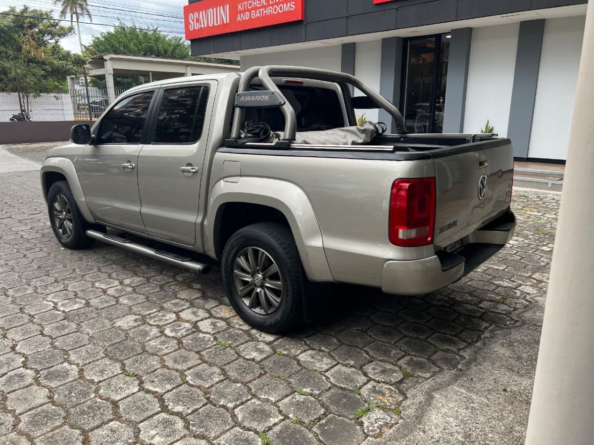 VOLKSWAGEN  AMAROK - 2012                                        