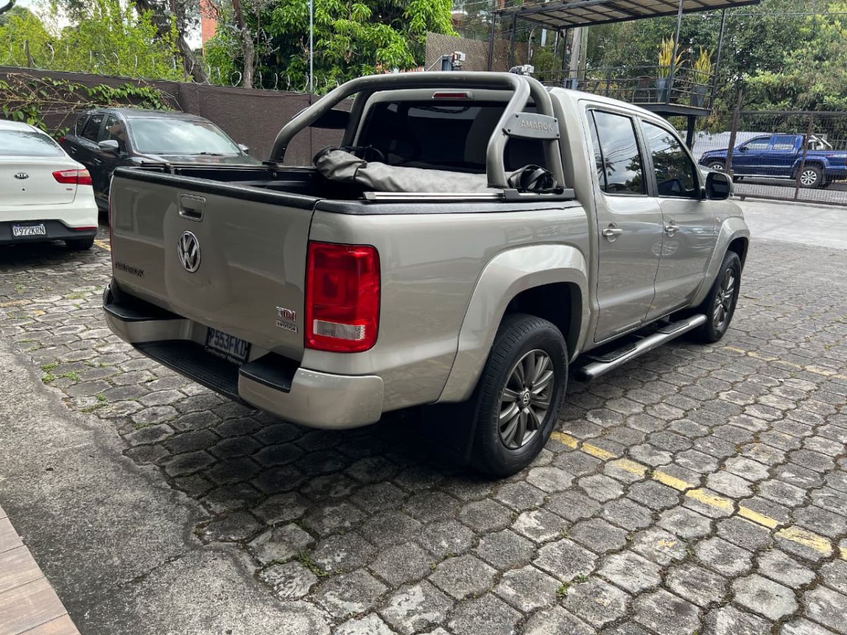 VOLKSWAGEN  AMAROK - 2012                                        