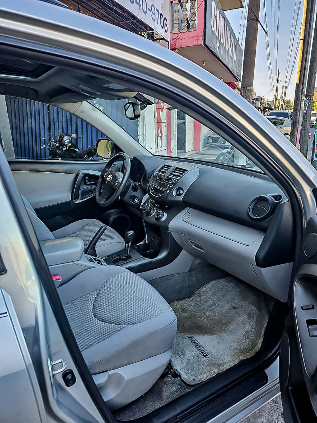 TOYOTA RAV-4 - 2011                                        